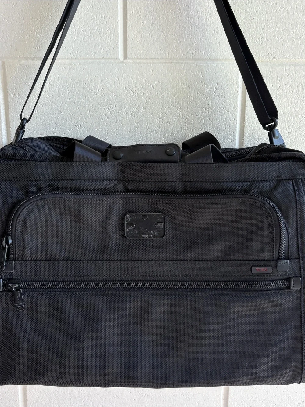Tumi Alpha Black Nylon Carry-on Expandable Luggage/Laptop Shoulder Bag 22121DH
